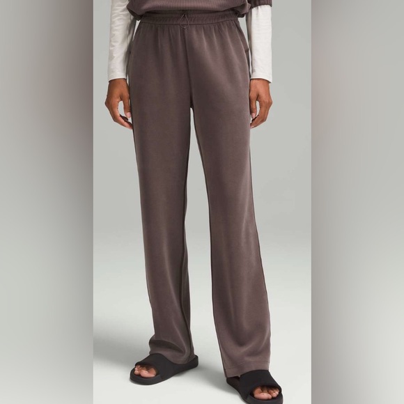 Lululemon💎Softstreme Espresso High Rise Pant Regular 31” Brown 8 EUC Retail $128 - Picture 1 of 9